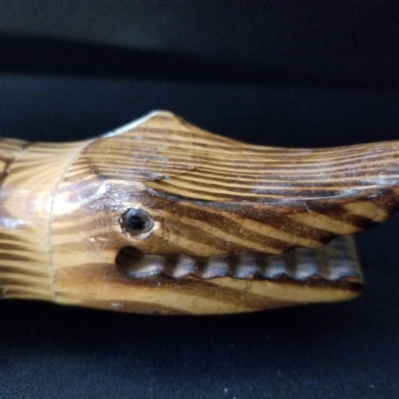 Wooden gator - Picture 2 of 3